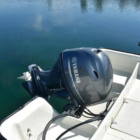 8 Person In Vevang-by Traum