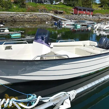 8 Person In Vevang-by Traum *