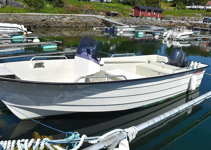 8 Person In Vevang-by Traum *