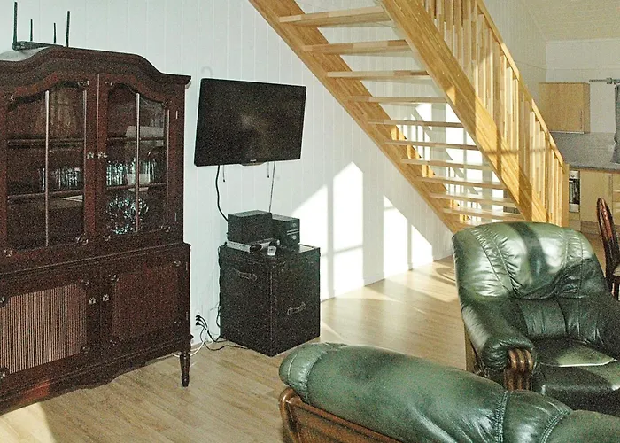 8 Person In Vevang-by Traum *